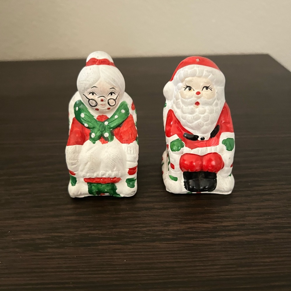 Santa and Mrs. Claus Salt and Pepper Shakers